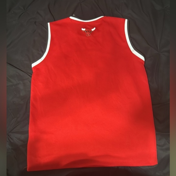 Chicago Bulls Jersey - Picture 2 of 8